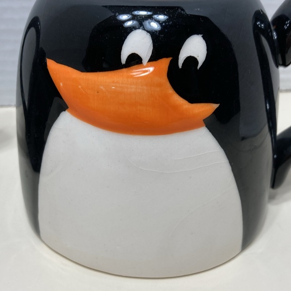 Penguin Duck Oversized Character Shaped Mugs Cups Lot of 2 Black White Orange - Picture 7 of 13